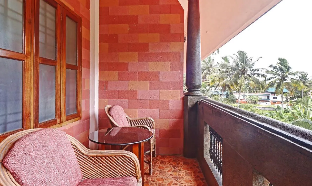 Green Palm Resort Kovalam 3*,
